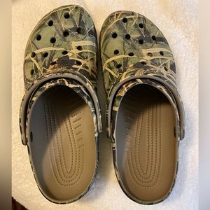 Mens crocs size 11